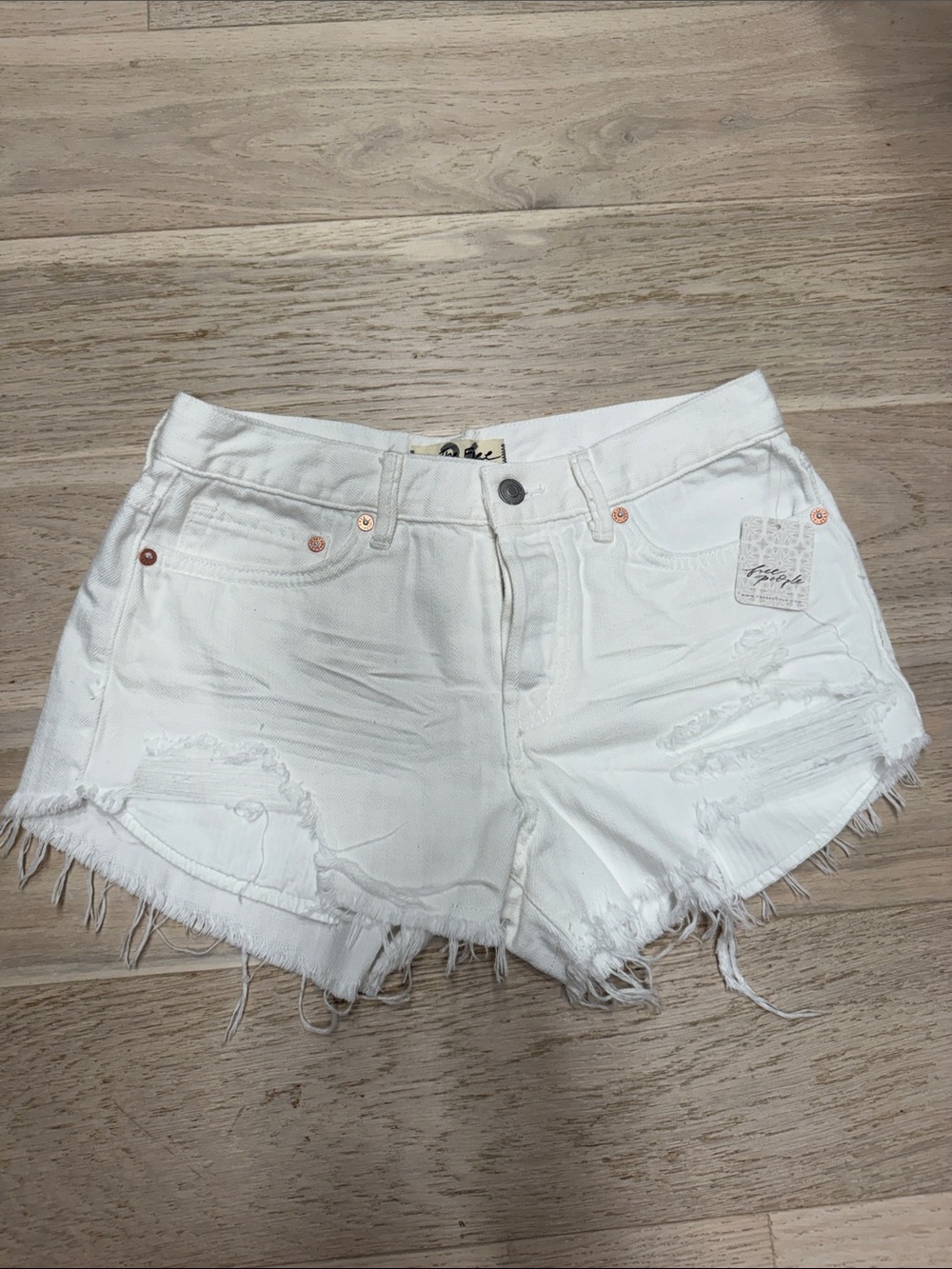 FREE PEOPLE - LOVING GOOD VIBRATIONS CUT OFF SHORTS